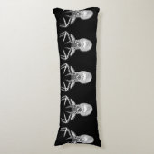 バックオン白黒テールディアヘッド ボディピロー (正面縦)