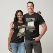 バックギャモン選手ことわざ決してOlを過小評価しない Tシャツ (ユニセックス)