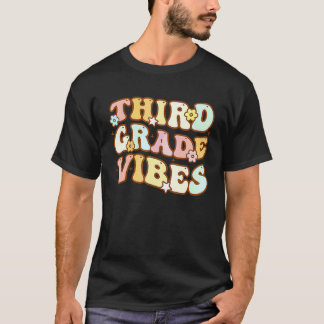 バックトゥスクール 3年生の雰囲気 レトロ教師 女性 Tシャツ