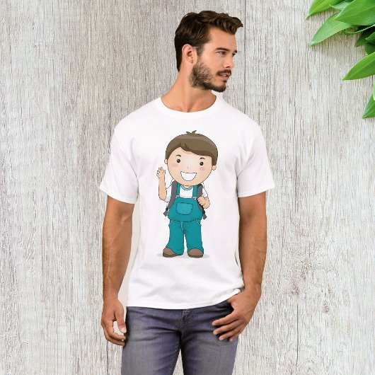 バックパックで微笑む少年 Tシャツ