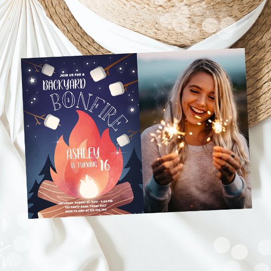 バックヤードボンファイヤーキャンピンググランプアウトドア誕生日 招待状