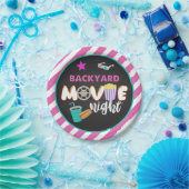 バックヤードムービーナイトプレート – 少女 ペーパープレート (パーティー)