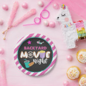 バックヤードムービーナイトプレート – 少女 ペーパープレート (パーティー)