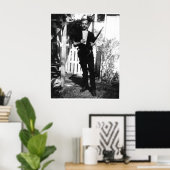 バックヤード1963年3月のリー・ハーベイ・オズワルドの写真 ポスター (ホームオフィス)