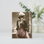 バックルの羽毛と詳細 ポストカード (スタンド正面)