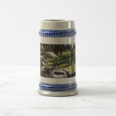 バッグのゴルフクラブの準備ができて ビールジョッキ (中央)