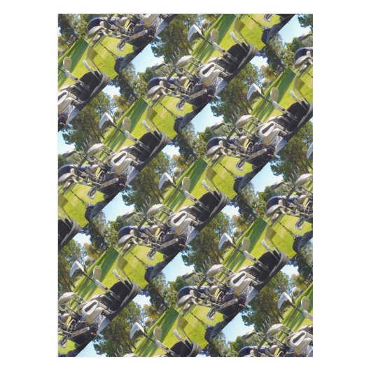 バッグはゴルフクラブでいっぱいだった テーブルクロス (正面)