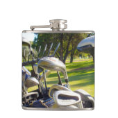 バッグフルゴルフクラブ、ビニル包まれたスキットル フラスク (正面)