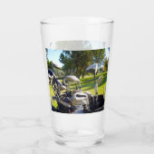 バッグ一杯のゴルフクラブ、ビールグラス タンブラーグラス (裏面)