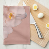 バッジの白い蘭 キッチンタオル (四つ折り)