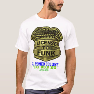 バッジの"怖がる"免許証Tシャツ Tシャツ