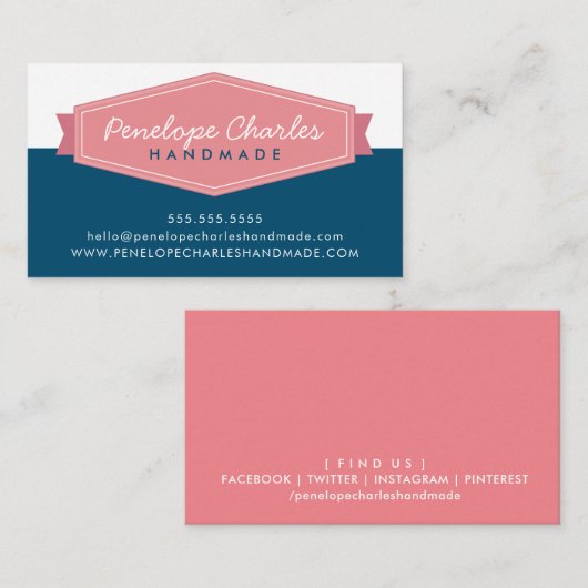 バッジモダンロゴレトロなコーラルピンクのダークブルー 名刺 (正面/裏面)