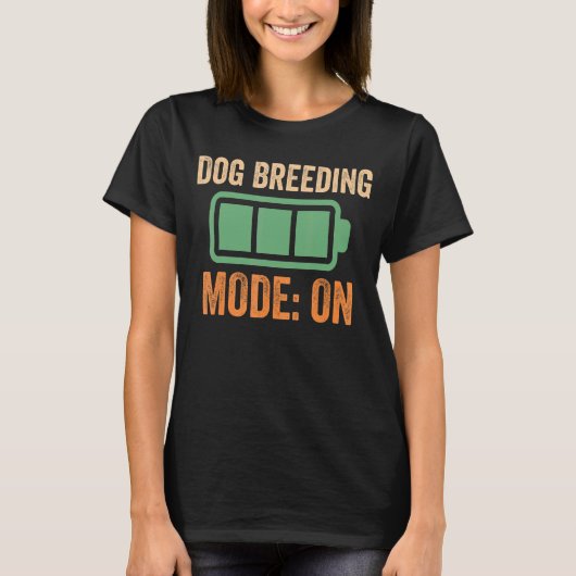 バッテリデザイン上の犬の飼育モード Tシャツ (正面)