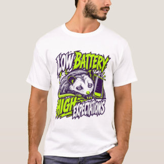 バッテリー切れ寸前でも期待は大きい ネムリクサリスの寝顔 Tシャツ