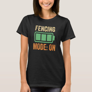 バッテリー設計のフェンシングモードオン Tシャツ