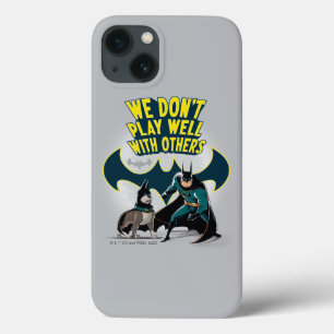 バットマン&エース – 他の人とうまく遊いかない iPhone 13ケース
