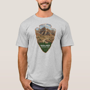 バッドランズ国立公園の矢じり Tシャツ