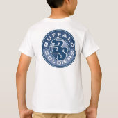バッファローの兵士のラクロスの子供のTシャツのデザイン1 Tシャツ (裏面)