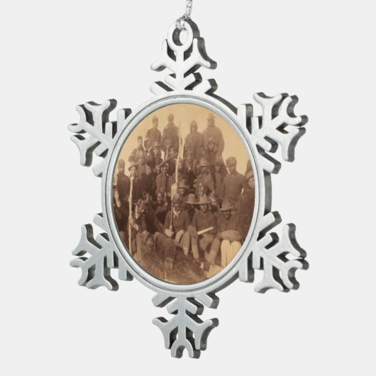 バッファローの戦士:アメリカの黒い戦闘騎兵 スノーフレークピューターオーナメント (右)