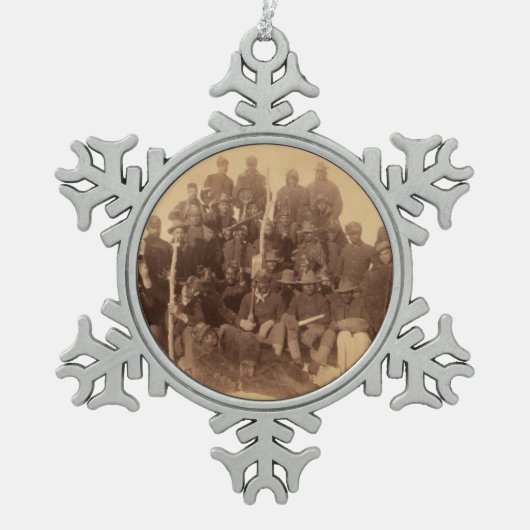 バッファローの戦士:アメリカの黒い戦闘騎兵 スノーフレークピューターオーナメント (正面)