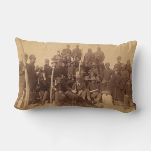 バッファローの戦士：アメリカの黒い戦闘騎兵 ランバークッション (裏面)