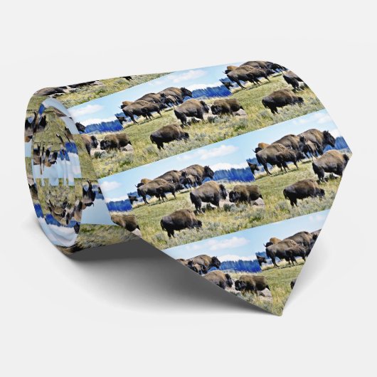 バッファローの群れ-イエローストーン国立公園 ネクタイ (ロール)