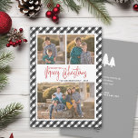 バッファローチェックの格子模様の写真コラージクリスマス シーズンカード<br><div class="desc">このフラットフォトクリスマスカードは2つの正方形の写真と1つの水平な写真を前面に提供している。背景は黒と灰色のバッファローのチェックフェスティバルでアクセント付けされている。自分のメッセージを背面に追加する。写真© Storytree Studios,  Stanford,  CA.</div>