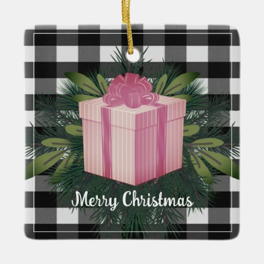 バッファロープレイドクリスマスプレゼント |ピンクの休日 セラミックオーナメント (正面)