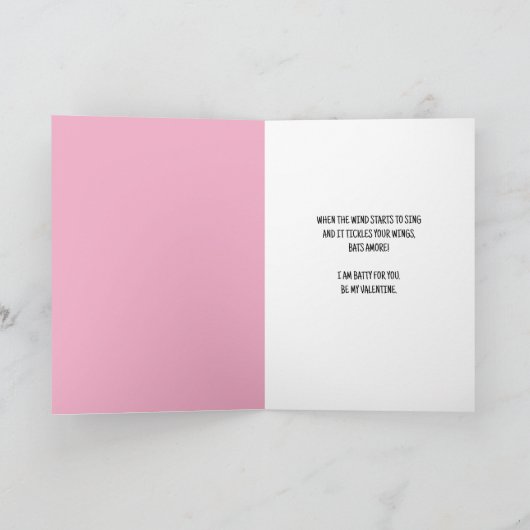 バツ アモーレ かわいいコウモリ バレンタイン 5x7" 折りたたみ式グリーティング カード (内部)