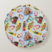 バディ小妖精や小人とサンタノースポールパターン ラウンドクッション (裏面)