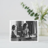 バトル・オブ・イギリス&ザ・ブリッツ：#35ラジオデビュー ポストカード (スタンド正面)