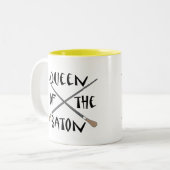 バトンのコンダクターのギフトのおもしろいな女王 ツートーンマグカップ (正面左)
