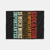 バドミントンはもっと重要なシャトルバスだ フリースブランケット (正面(横))