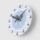 バドミントンラケットがバーディーシャトルコックスポーツを交差 ラウンド壁時計 (傾斜)