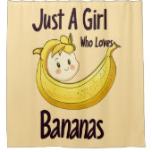 バナナの果物好きが大好きな、かわいい女の子 シャワーカーテン (正面)