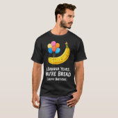 バナナの歳月を重ねて... パンに囲まれて お誕生日おめでとう _1  Tシャツ (正面フル)