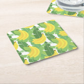 バナナの葉およびフルーツパターン スクエアペーパーコースター (アングル)