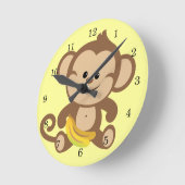 バナナを持つ男の子猿 ラウンド壁時計 (傾斜)