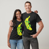 バナナゲームコントローラゲーマーフルーツフード技術 Tシャツ (ユニセックス)