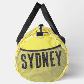 バナナスイエロー名前をカスタムする ダッフルバッグ (右)