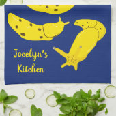 バナナスラグ黄色とブルー王室のパーソナライズ キッチンタオル (折り畳み)