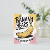 バナナ年のあなたは古い誕生日のパンジョーク ポストカード (スタンド正面)