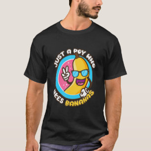 バナナ・バナナ・プランテンの果物が好きな少年 Tシャツ