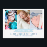 バナモダンー男の赤ちゃん写真の誕生発表 案内状<br><div class="desc">鮮明で清潔なモダンデザインは、前面に3枚の大きな写真を撮る宇宙と背面に3枚の小さな写真を撮る機能を備えている。白の柔らかいデニムブルーでコンテンポラリーは、この外観は世界にあなたの新生児少年を紹介するのに最適である。</div>