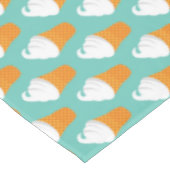 バニラアイスクリームの円錐形パターン テーブルクロス (アングル)