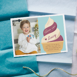 バニラアイスクリームの子供の誕生日写真 サンキューカード