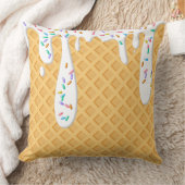 バニラコーン付きアイスクリームコーンつや消し&スプリンクル クッション (ブランケット)