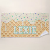 バニラパーソナライズされたアイスクリームドリップ ビーチタオル (正面)