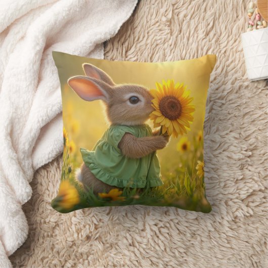 バニーが黄色いヒマワリを嗅いでいる クッション (ブランケット)