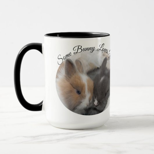バニーの中には、あなたを愛するものもいる マグカップ (左)